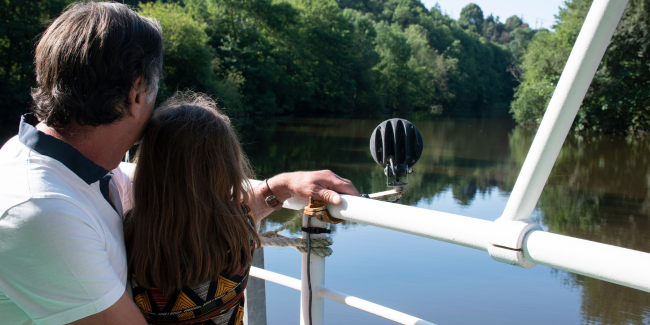 Croisières promenades commentées, le bateau "La Meduana", en famille, Mayenne