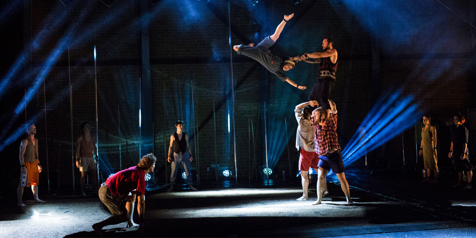 Cirque "Backbone" en famille au Théâtre de Laval