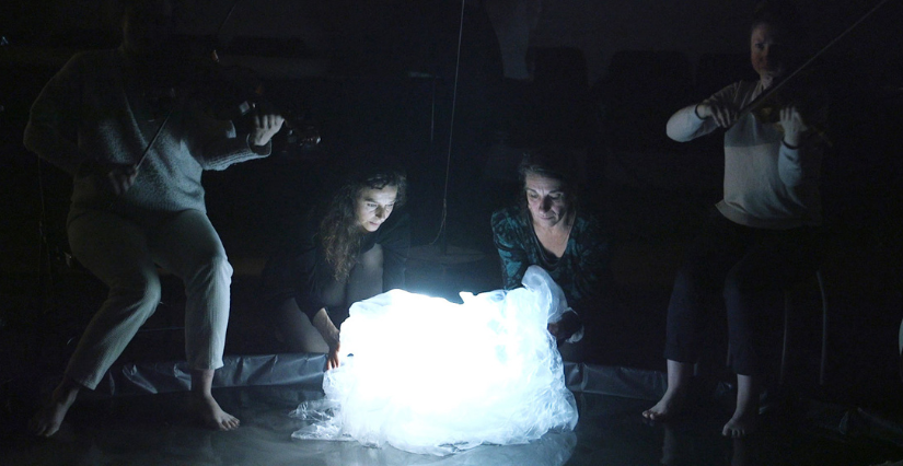 Evénement : Du bout des doigts, Musique, ombres, arts visuels "La Nuit transfigurée", dès 11 ans, Théâtre de Laval