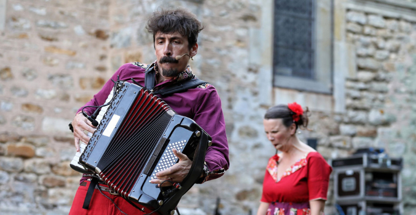 L'Été fantastique : Balade à vélo et spectacle de Bretelle et Garance, en famille, Laval