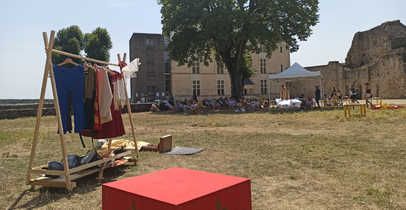 ©Château de Ste Suzanne Dimanche festif « Le château de Sainte-Suzanne au 19è siècle » au Château de Ste Suzanne