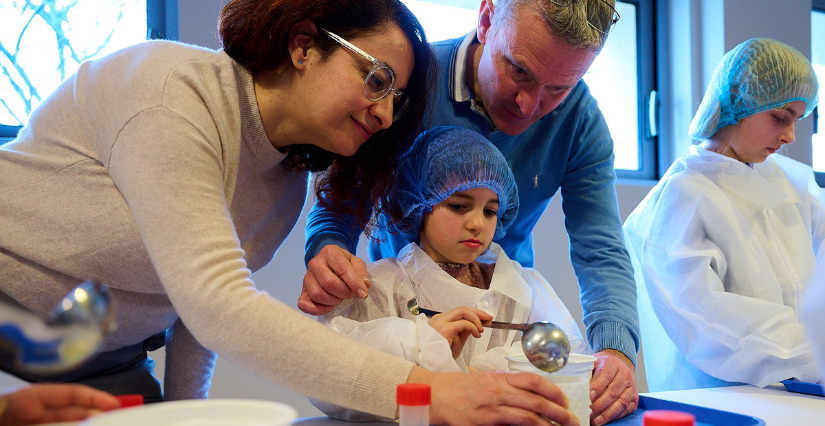 Atelier famille "Apprenti fromager", enfant de 5 à 12 ans, à La Cité du Lait, Laval