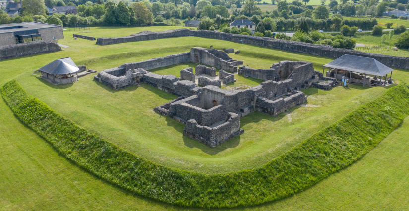 © Musée archéologique de Jublains "Rallye-photo de la forteresse", en famille, musée archéologique de Jublains