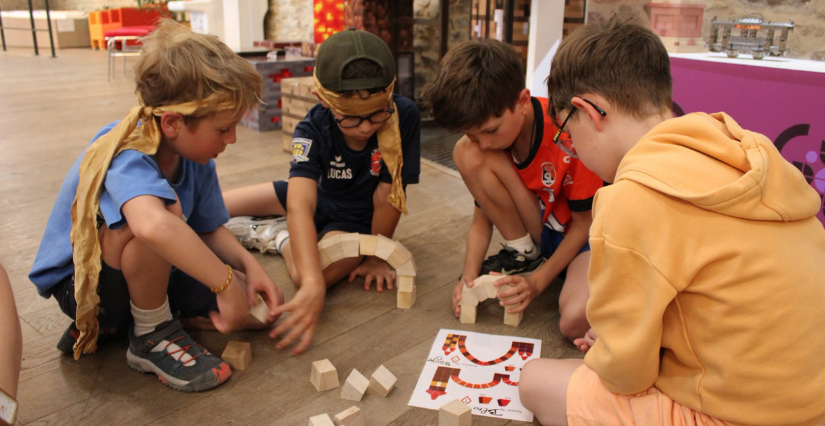 Mes vacances au musée, atelier "A la recherche de nouveaux bâtisseurs", 8-12 ans, château de Mayenne