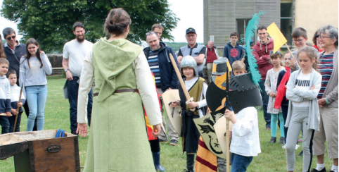 Visite en famille "Suivez Finette !", en famille, au Château de Ste Suzanne